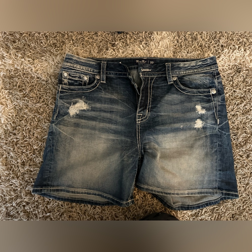 Curvy fit Miss Me shorts like new